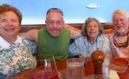 Marilyn Heinrich, Randy Baron, Carolyn Ripps and Mike Horton enjoy a casual dinner Marilyn Heinrich, Randy Baron, Carolyn Ripps and Mike Horton enjoy a casual dinner