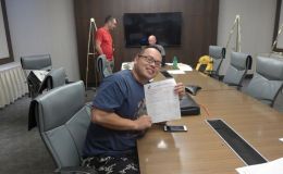 Wen Fang readying paperwork for the phytosanitary inspection Wen Fang readying paperwork for the phytosanitary inspection